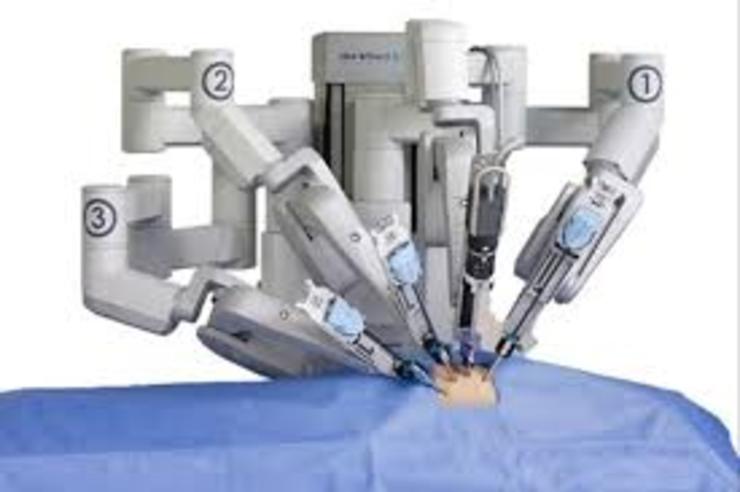 ربات‌ها مسئول جراحی فوق میکروسکوپی