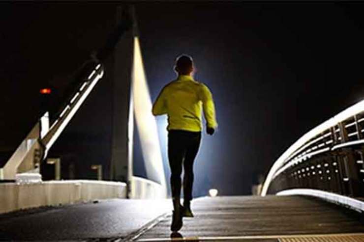 آیا ورزش در شب باعث لاغری می‌شود؟