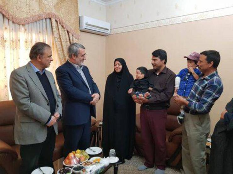 دیدار وزیر کشور با کوتاه قامت ترین مرد ایران در مشهد