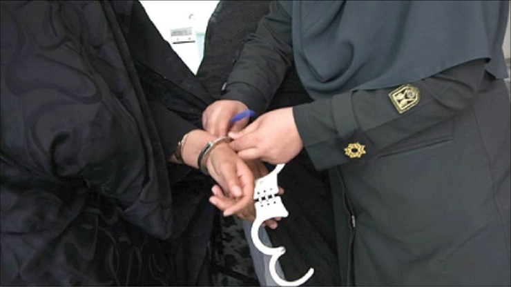 زن شیادی که مدعی ارتباط با ائمه بود در مشهد بازداشت شد