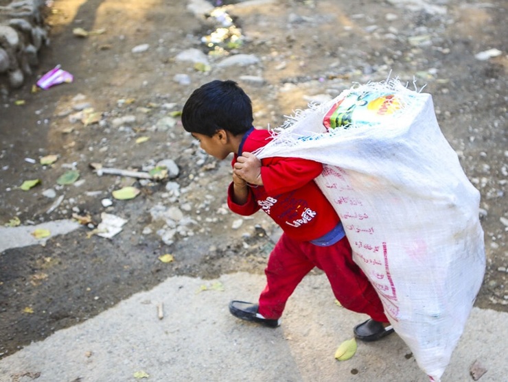 ۸۰ درصد کودکان کار غیر ایرانی هستند | از دادن پول به کودکان خیابانی خودداری کنید