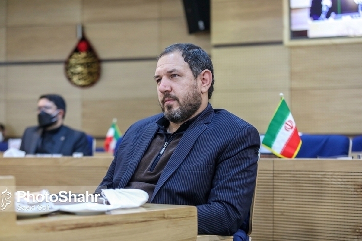 نائب رئیس شورای شهر مشهد: باید شهرداری را انتخاب کنیم که گزینه ۱۵ نفر باشد