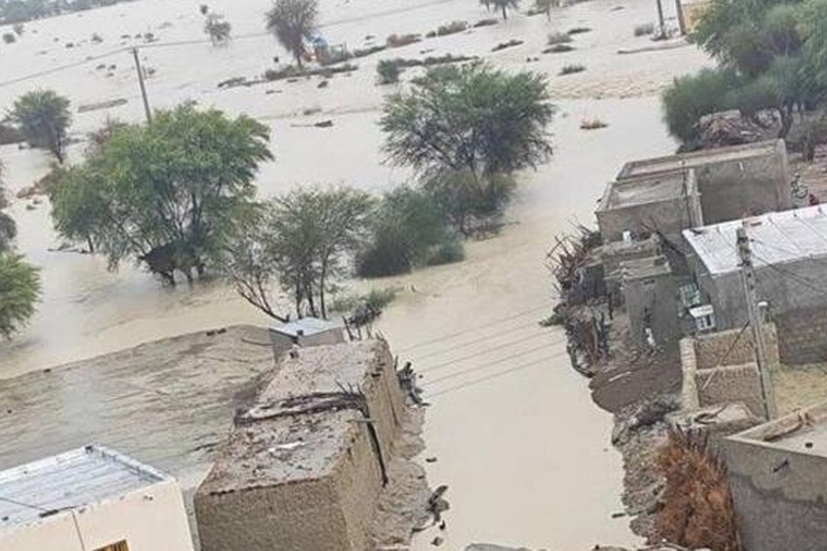 بالگردهای ارتش به کمک سیل‌زدگانِ سیستان و بلوچستان می‌روند