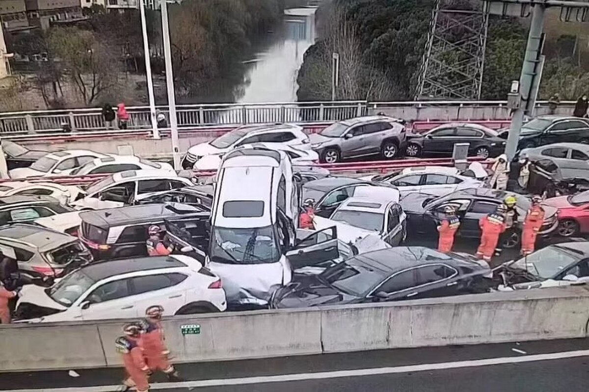 ویدئو| تصادف زنجیره‌ای بیش از ۱۰۰ خودرو در شرق چین