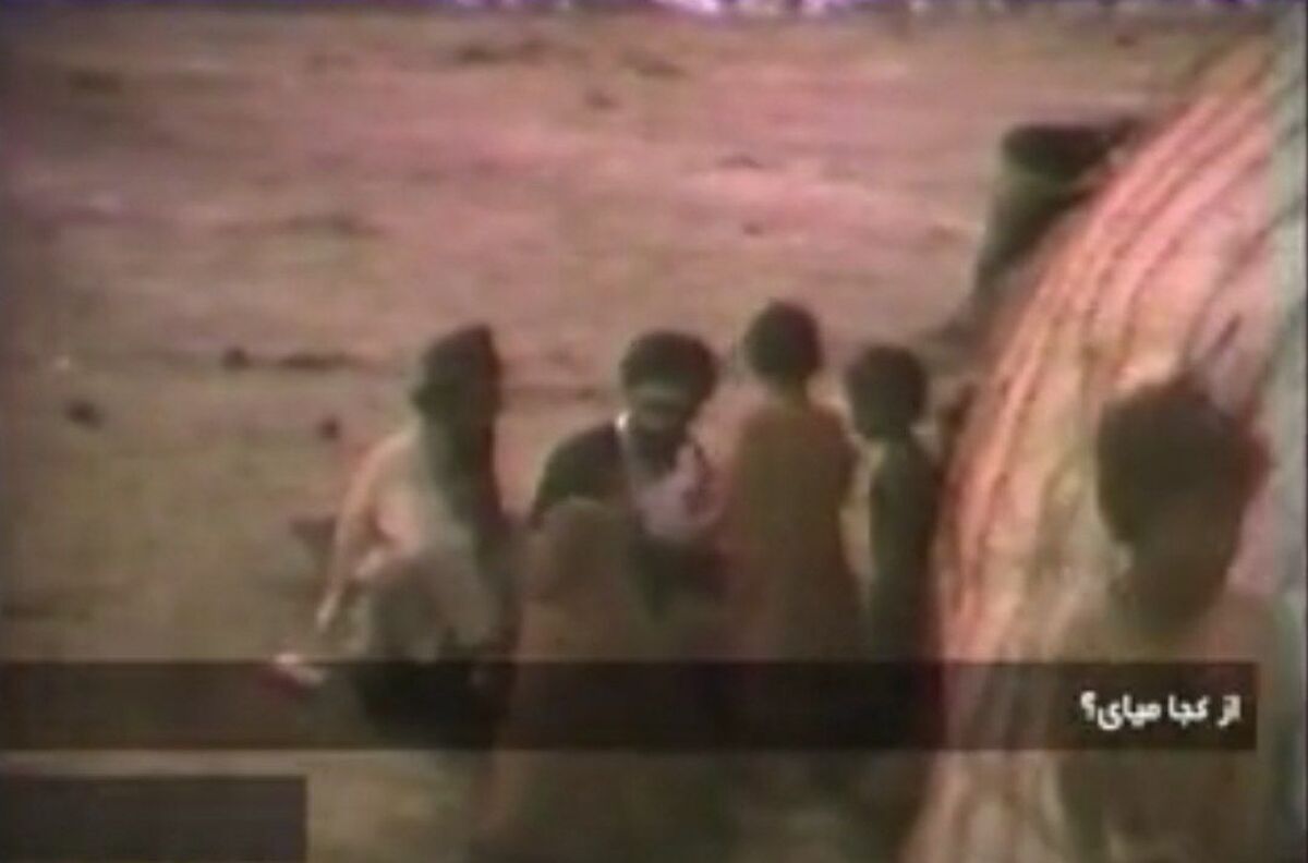 ویدئو | مستند بر سیل | روایتی از حضور رهبر انقلاب میان سیل‌زدگان ایرانشهر در تابستان سال ۵۷