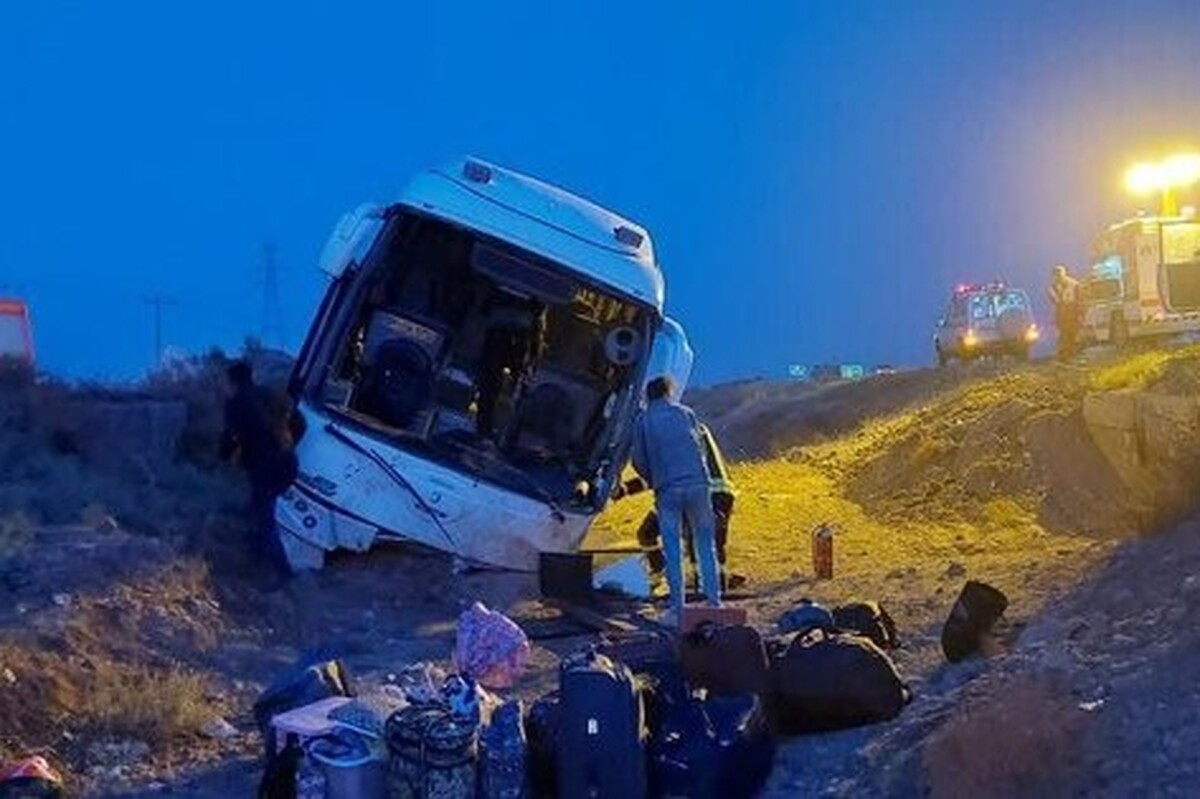 واژگونی اتوبوس در جاده قوچان ۲۶ مصدوم برجای گذاشت (۲۲ مهرماه ۱۴۰۲)