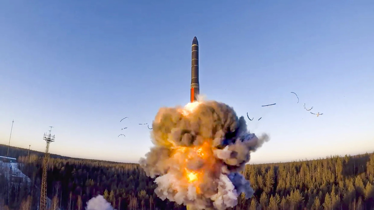 توضیحات وزارت دفاع روسیه درباره آزمایش موشک قاره پیما