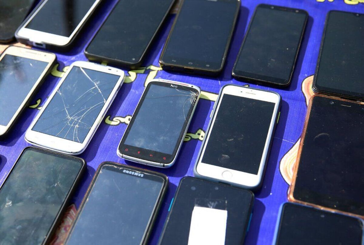 کشف حدود ۲ هزار و ۵۰۰ گوشی سرقتی در مرز‌های خراسان رضوی