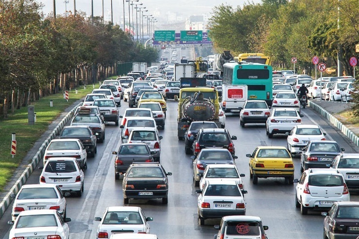 ترافیک سنگین در بولوار ملک‌آباد و وکیل‌آباد مشهد (۱۳ اردیبهشت ۱۴۰۳)