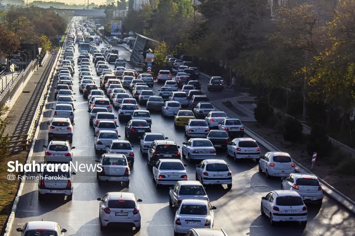 ترافیک سنگین در بزرگراه‌های مشهد | ملک‌آباد، پل رسالت و عبادی ترافیک پرحجم دارند (۱۶ اردیبهشت ۱۴۰۳)
