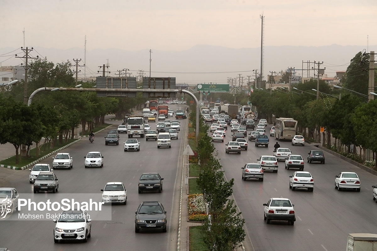 ترافیک پر حجم در بزرگراه آزادی و طول بلوار ملک آباد تا فلسطین در مشهد (۱۷ اردیبهشت ۱۴۰۳)