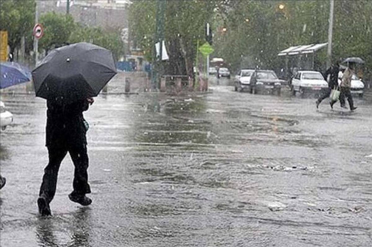 ۹ توصیه ایمنی مهم آتش نشانی در پی بارش باران و وزش باد شدید در مشهد (۱۸ اردیبهشت)