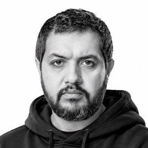 نیما اکبرخانی