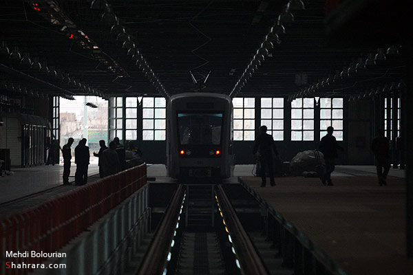 مونتاژ واگن هاي قطار شهري مشهد