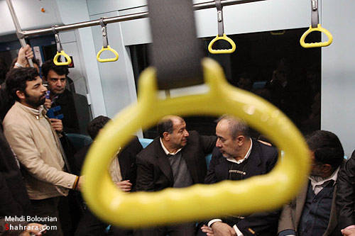 بازديد وزير كشور از قطار شهري مشهد