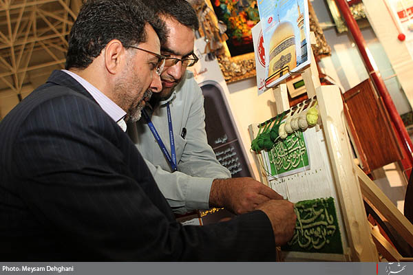 بازديد شهردار مشهد از نمايشگاه فرش دستباف