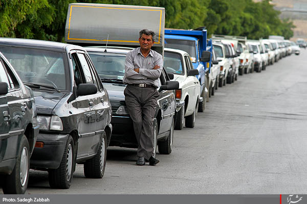 سرگرمي تكراري مردم/ انتظار در جايگاه سوخت گاز طبيعي!