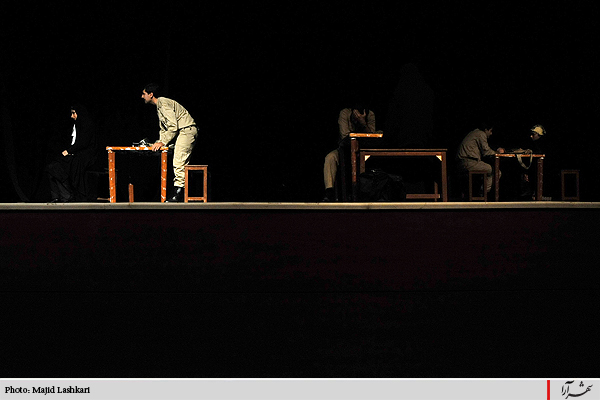 اجراي نمايش « بخاطر خواب من سرباز» به كارگرداني عليرضا اسدي 