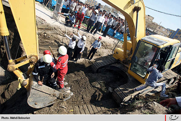 ريزش قسمتي از آسفالت در بلوار ابوطالب مشهد