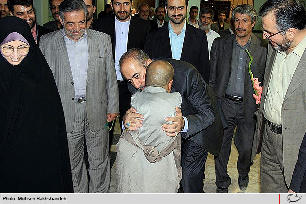 استاندار خراسان رضوي در جمع مددجويان آسايشگاه فياض بخش