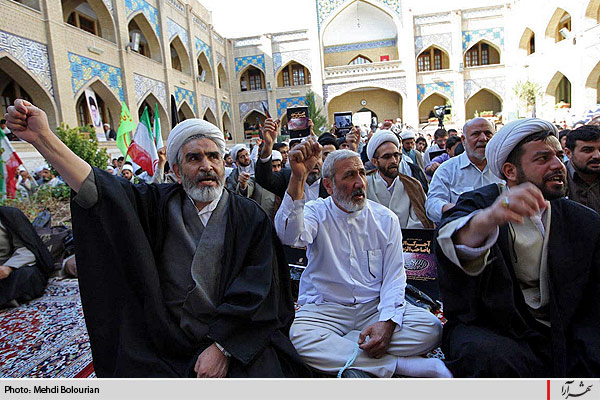 تجمع طلاب و روحانيون در محكوميت اهانت به قرآن کریم 