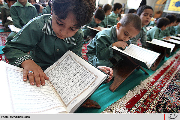 محفل انس با قرآن كودكان در حرم رضوي