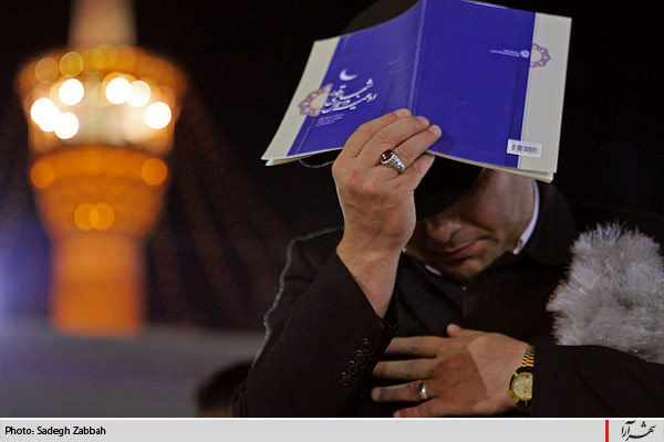 ليله القدر در حرم رضوي -2