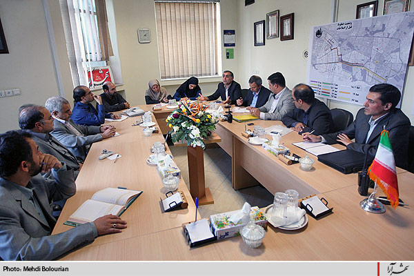 ميزگرد نقد و بررسي تغيير مسير خطوط اتوبوسراني