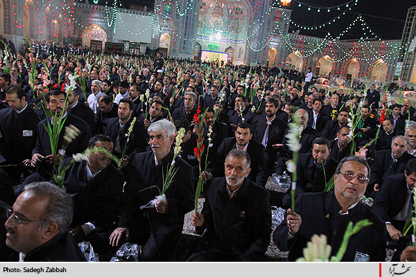 گلباران حرم امام رضا (ع) در آستانه ميلاد نور