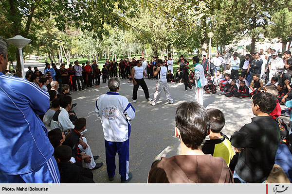 ورزش صبحگاهي در بوستان ملت