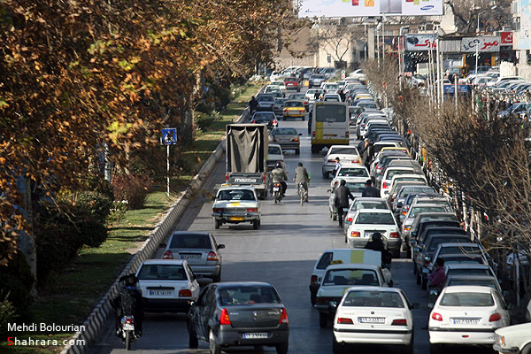 پارك دوبل خودروها در حاشيه بلوار مدرس