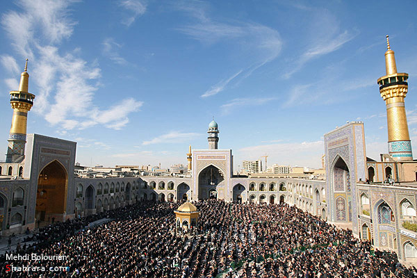 گزارش خبري/ نماز ظهر عاشورا در حرم رضوي