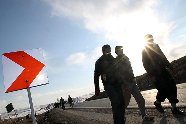 پیاده روی زائران امام رضا (ع)