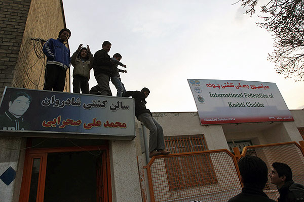 حاشیه دیدار ابومسلم و پیکان