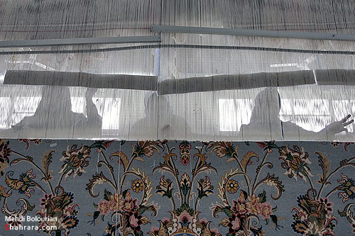 بافت بزرگترين قالي جهان