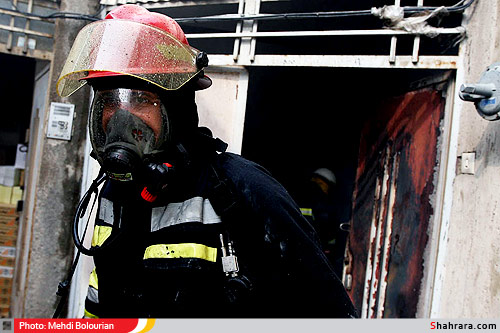 آتش سوزي در انبار لوازم برقي