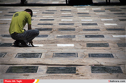 ايام چراغ برات،زيارت اهل قبور