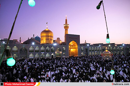 حرم امام هشتم در شب ميلاد امام زمان(عج)