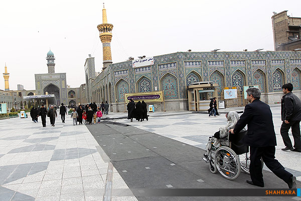 زائربران امام رضا(ع)‎