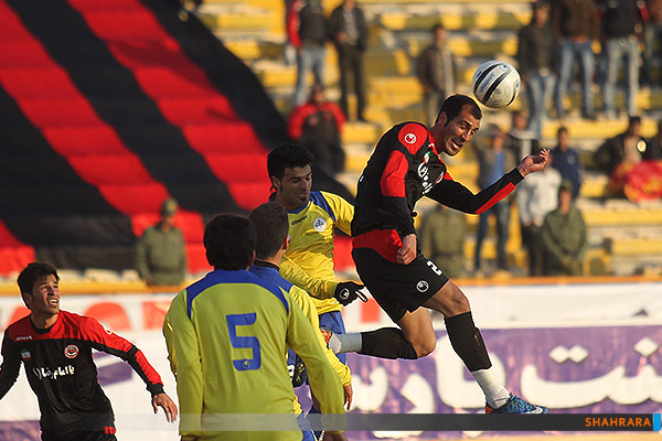 دیدار تیم های ابومسلم و نفت مسجد سلیمان