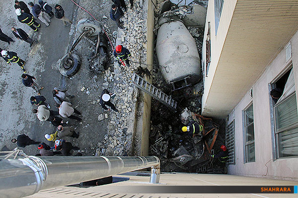 برخوردمیکسر بتن با ساختمان مسکونی