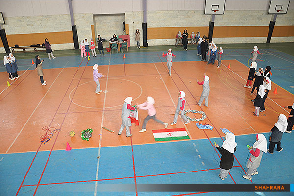 نمایشی  با طناب