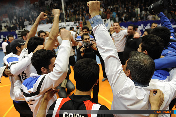 جشن قهرمانی ثامن الحجج مشهد در لیگ برتر هندبال