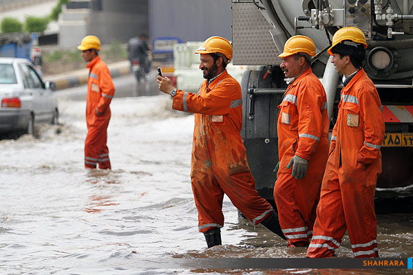 ترکیدگی لوله آب در میدان امام حسین (ع)