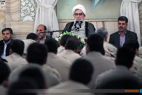 دیدار آیت الله واعظ طبسی با نیروهای مسلح