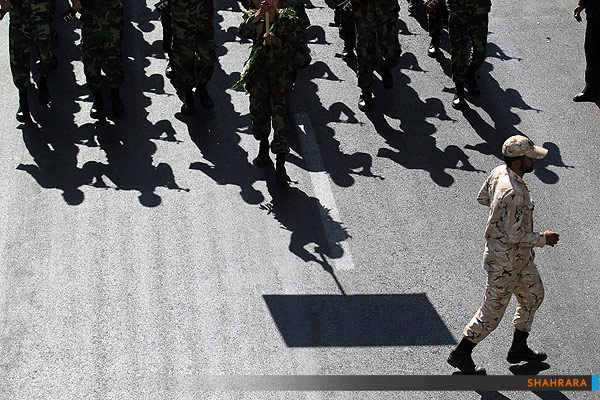 رژه نیروهای مسلح در هفته دفاع مقدس