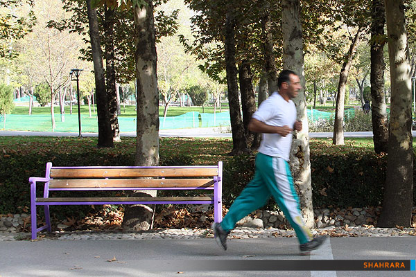 ورزش  صبحگاهی در پارک ملت