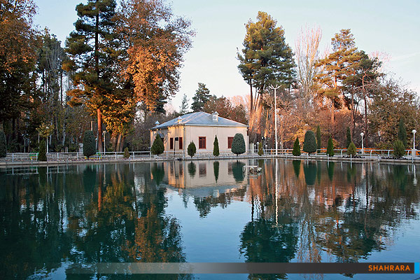 پاییز در بوستان وکیل آباد