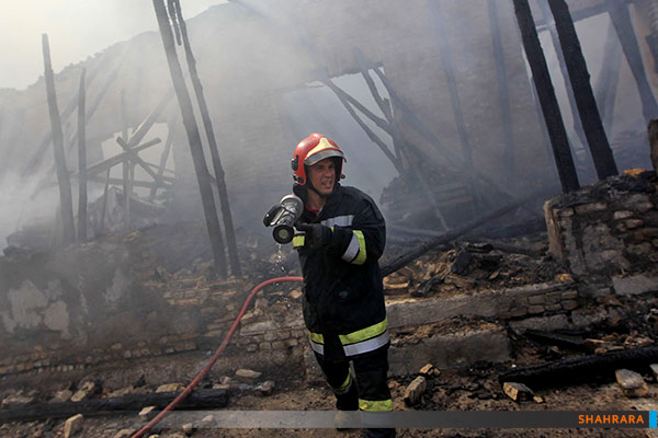 آتش سوزی گسترده کاروانسرای شاهرودی ها/2