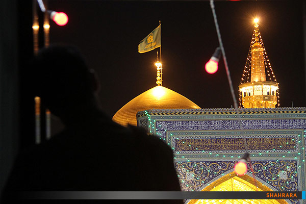 حرم رضوی در شب مبعث